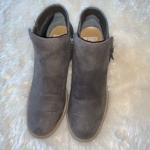 Dv8 by Dolce Vita Gray ZIP-up Booties size 6.5